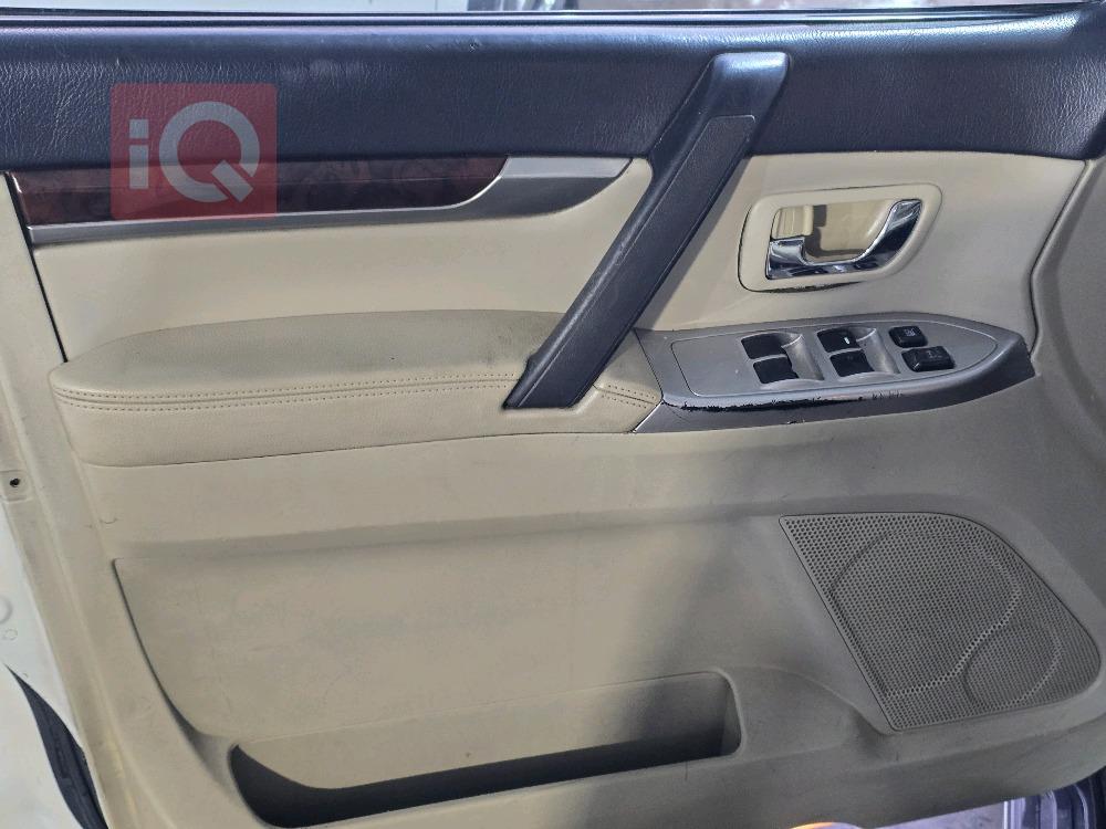 ميتسوبيشي باجيرو